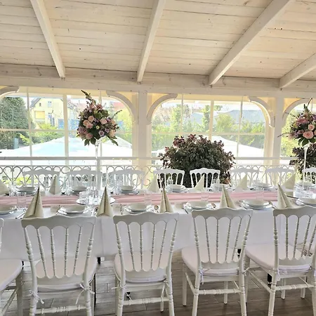 招待所 Palacyk Chojnow