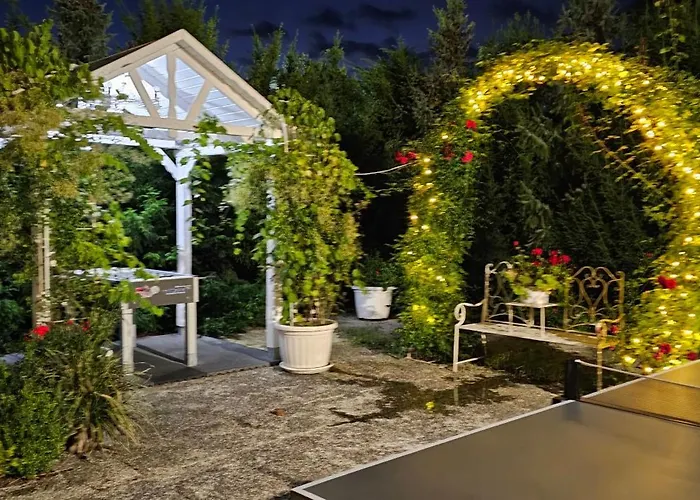 Palacyk ゲストハウス Chojnów