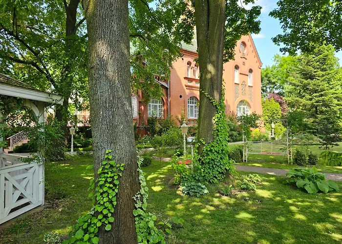 Palacyk ゲストハウス Chojnów